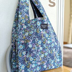 *新作*■ 手作りエコバッグ ■【S】フラワー柄/ブルー系/綿生地(シーチング)/生地薄め/裏地有り/マチが広い/コンパクト/軽い