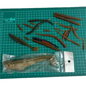 19 ワームまとめ売り 引退セット バス釣り ワーム 釣具 釣り センコー スイムベイト サターンワーム