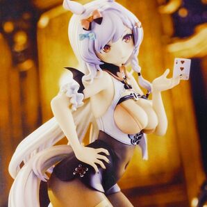幸運の女神ラッキーディーラー 膝立ち高さ約18cm 葦毛ちゃん