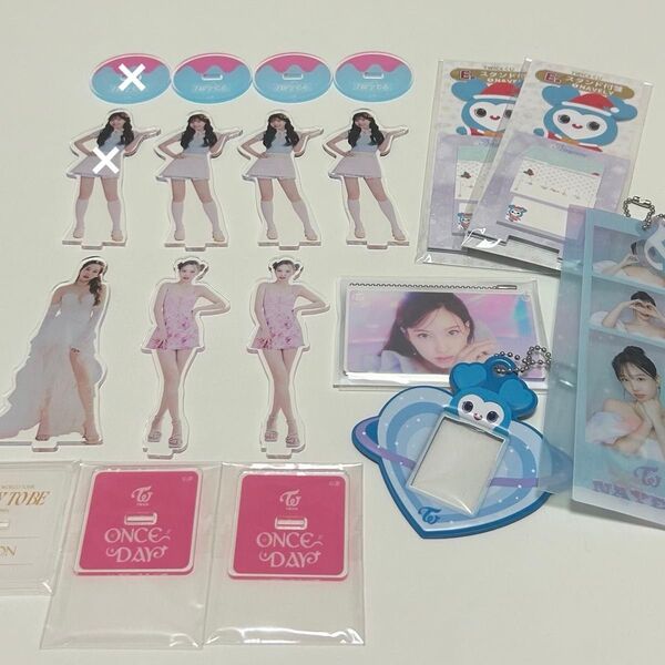 TWICE ナヨン アクスタ アクリルスタンド キーホルダー 一番くじ 付箋 ラブリー LOVELYS アクリルキーホルダー