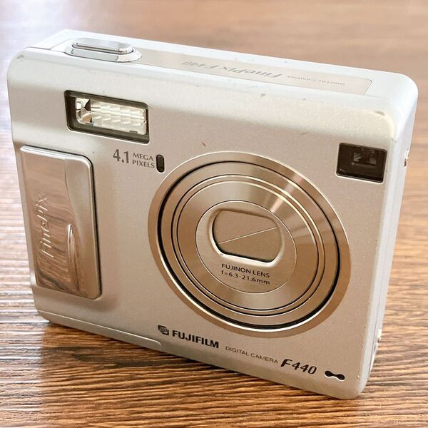 Fujifilm FinePix F440 コンパクトデジタルカメラ 動作確認済