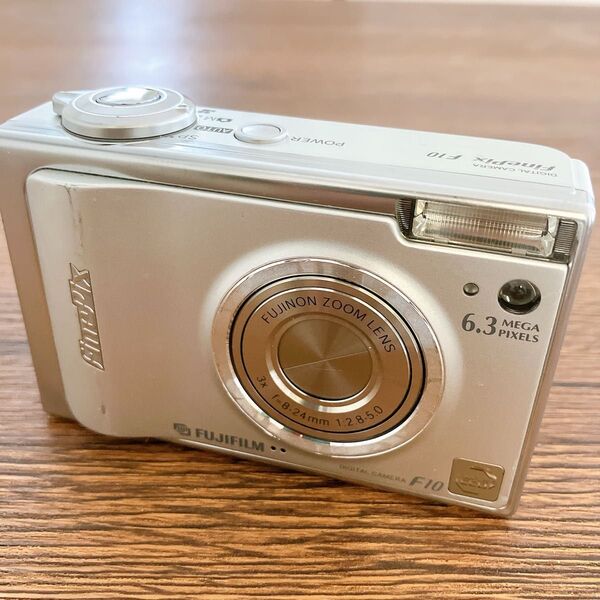 FUJIFILM FINEPIX F10 コンパクトデジタルカメラ 動作確認済