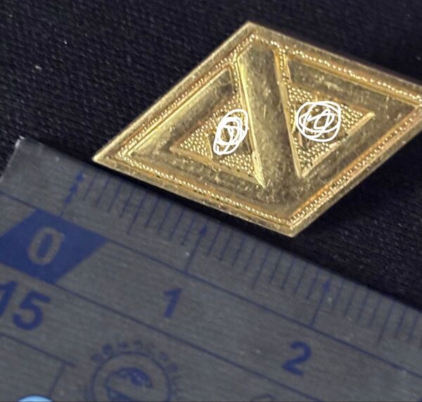 金バッジ 代紋 エンブレム 金張り 菱形 詳細不明 現状品