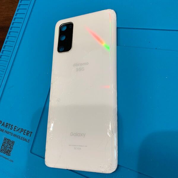 【純正品】Galaxy S20 SCー51A 背面パネル 割れ 754