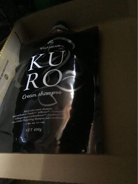 バランローズのKUROクリームシャンプー400g ダークブラウンです。未開封です。
