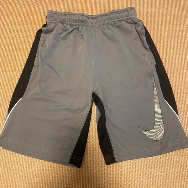 NIKEハーフパンツ