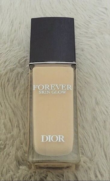 Dior ディオールスキン フォーエヴァー フルイドグロウ 1N リキッドファンデーション