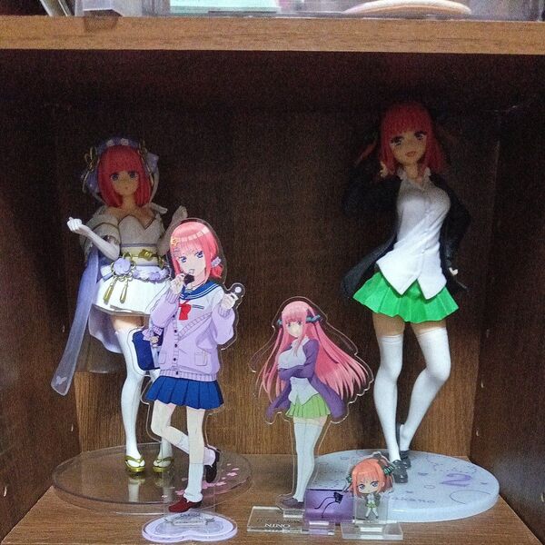 五等分の花嫁中野二乃アクリルスタンド、 フィギュアセット