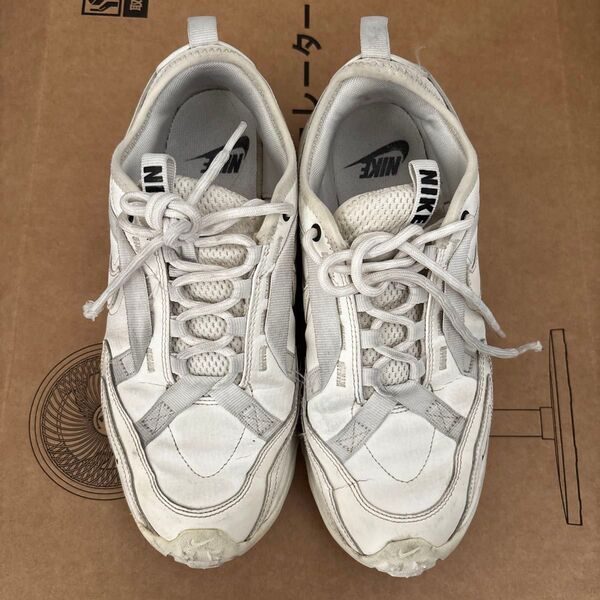 NIKE ナイキ NIKE TC7900 スニーカー 23.5cm