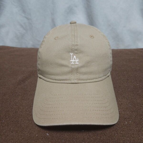 NEW ERA ニューエラ ベージュ ミニロゴ LA キャップ 帽子