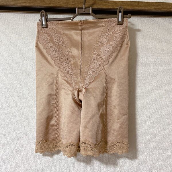 シャルレ 補正下着 ガードル