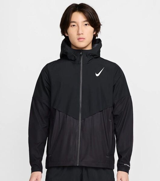 NIKE エアロスイフトランニングフーディ(L)