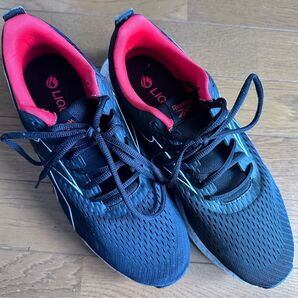 【美品】Reebok ランニングシューズ 28cm ブラック×ピンク