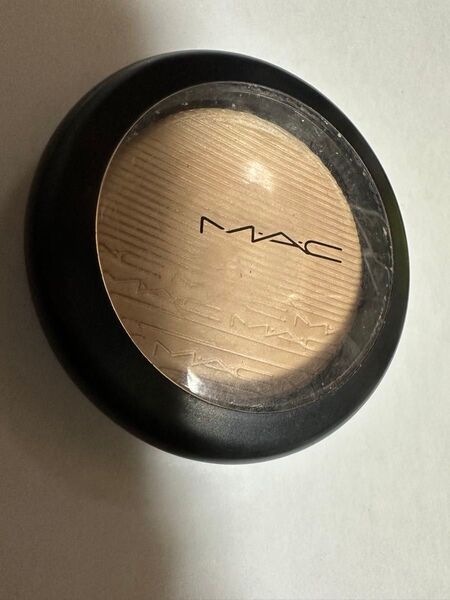 MAC ミネラライズ スキンフィニッシュ ライトスカペード