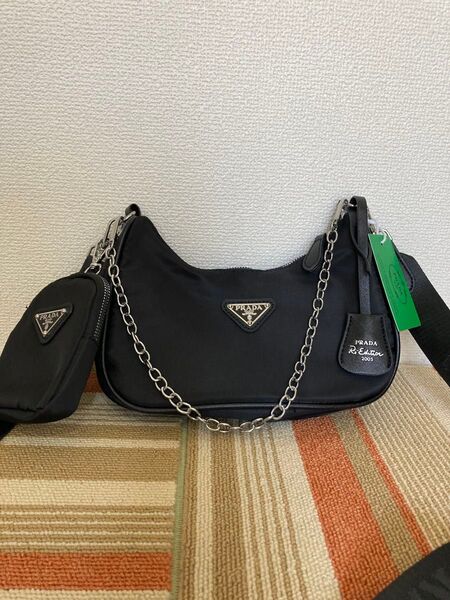 PRADA ショルダーバッグ 斜め掛け ミニポーチ付き