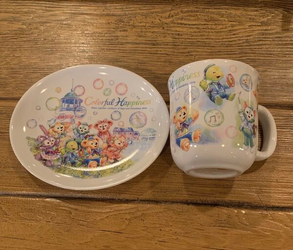 ディズニーシー カラフルハピネス スーベニアプレート スーベニアカップ ダッフィー&フレンズ 20周年