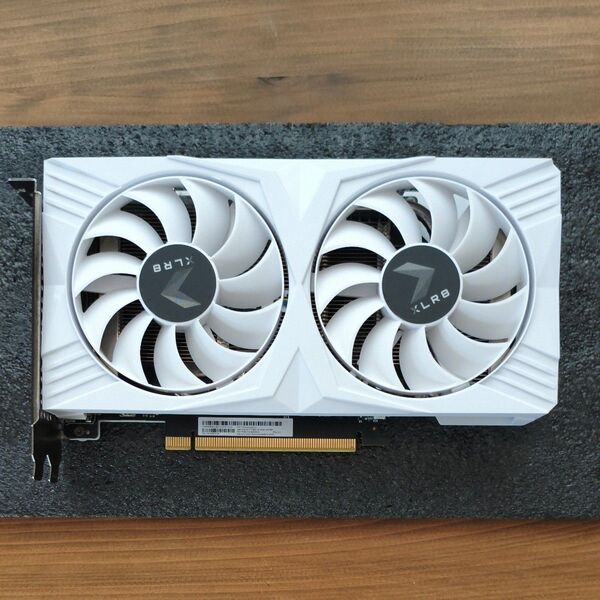 GeForce RTX4060 White グラフィックカードPNY