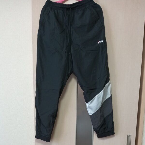 FILA ナイロンパンツ メンズ 黒 ブラック スポーツウェア