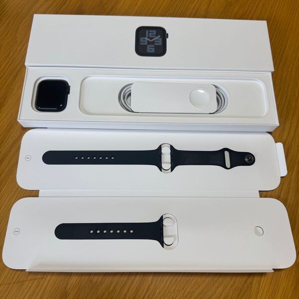 Apple Watch SE 第2世代 40mm MNJT3J/A