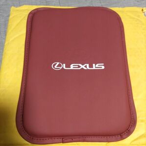 レクサス センターコンソールボックスパット。現品限り。激安値引き交渉不可。カラーは明るめのワインレッドになります。