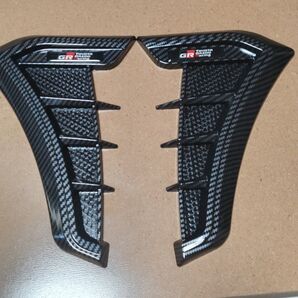トヨタGR カボンファイバー柄フェンダーガーニッシュ左右セット。現品限り。激安価格値引き交渉不可。早い者勝ち。