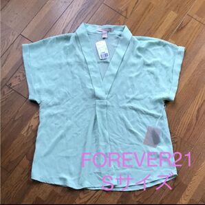 FOREVER21 ノースリーブ Vネック トップス Sサイズ