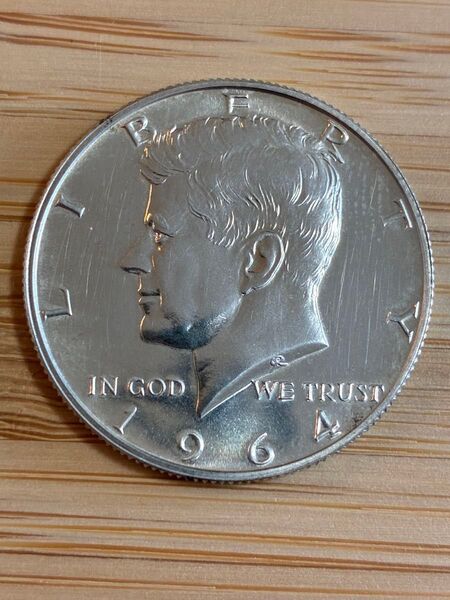 〈本物の銀貨です〉ケネディ ハーフダラー 50セント銀貨 1964
