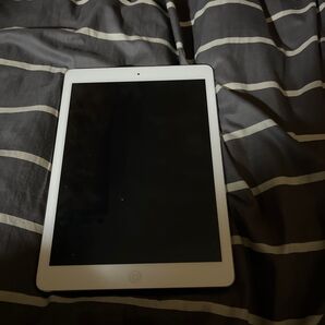 iPadWiFi Wi-Fiモデル シルバー
