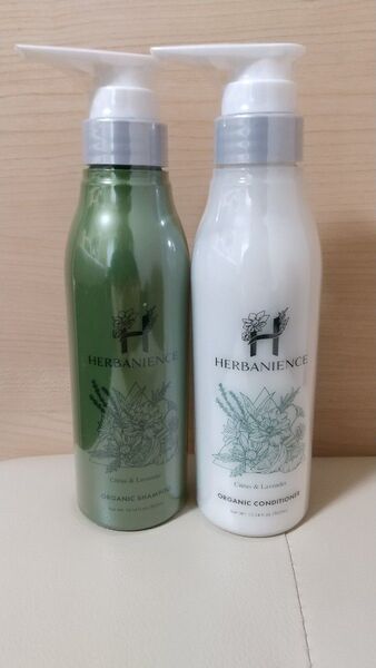 ハーバニエンス シャンプー & コンディショナー 各300mL シトラスラベンダー