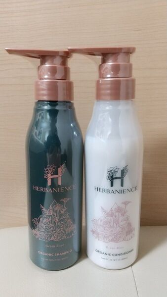 ハーバニエンス シャンプー & コンディショナー 各300mL グリーンローズの香り
