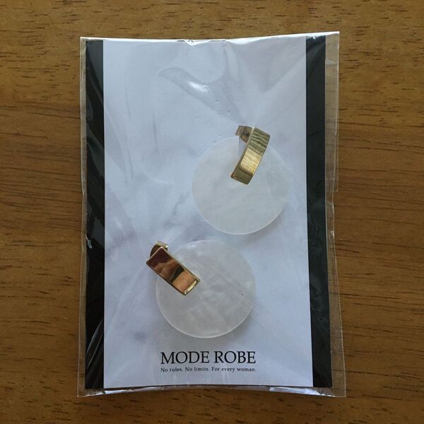 MODE ROBE アクリルサークルパーツピアス ピンバッジ