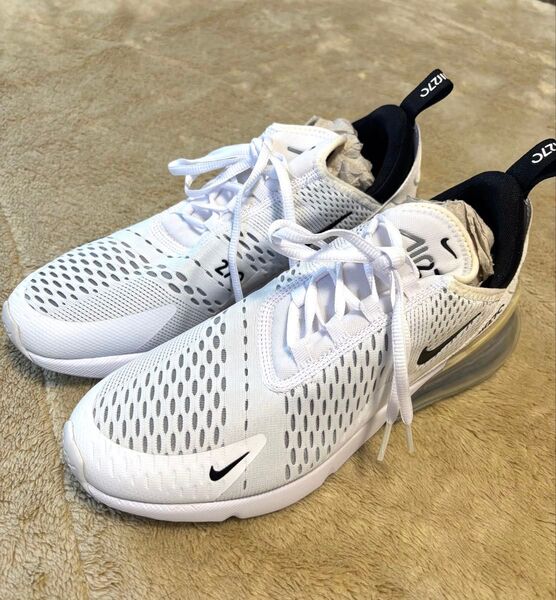 美品 Nike Air Max 270 ホワイト スニーカー US9 27cm