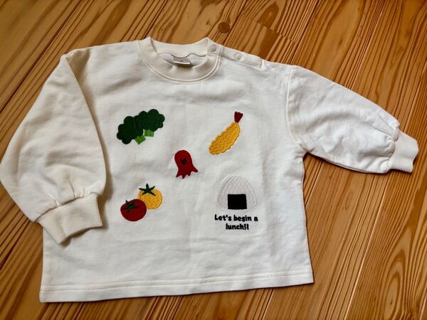 バースデイ futafuta フタフタ オフホワイト お弁当刺繍トレーナー 95cm 記名あり 未使用
