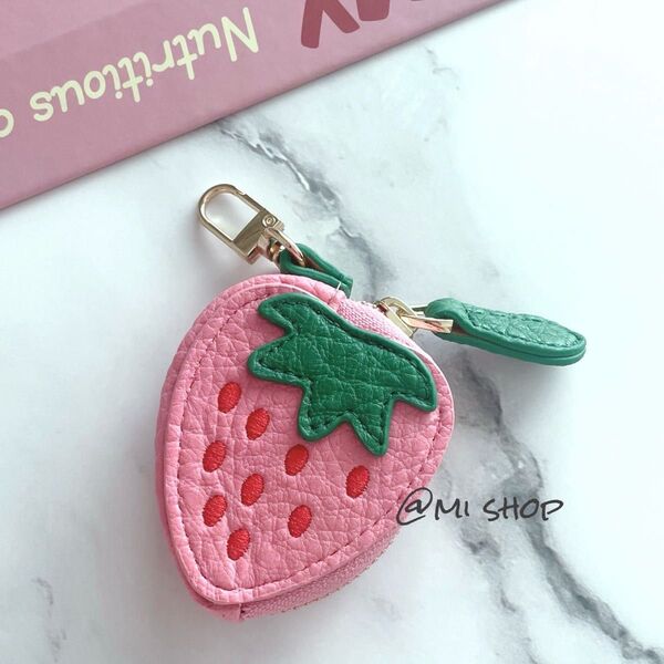 バッグチャーム 小物入れ コインケース ハンドメイド いちご ピンク キーホルダー キーリング チャーム