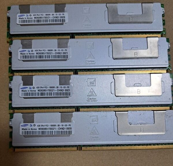 ジャンク 4GB×4 メモリーカード PCパーツ