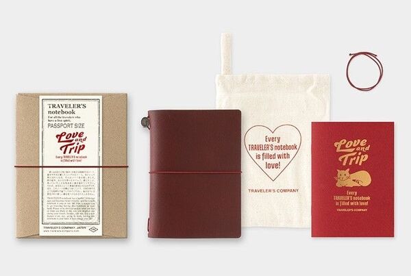 トラベラーズノート パスポートサイズ LOVE AND TRIP レッド