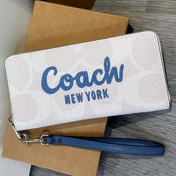 シグネチャー キャンバス・コーチ グラフィック長財布