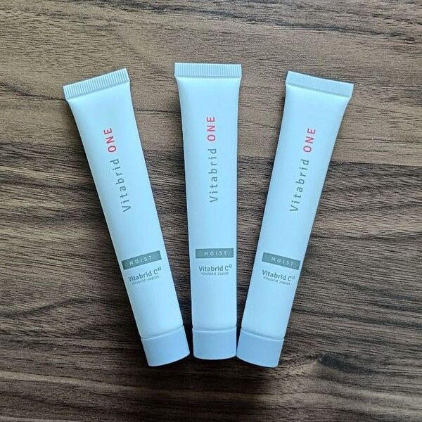 ビタブリッドワン オールインワン モイスト ジェル状美容液 20g 3本