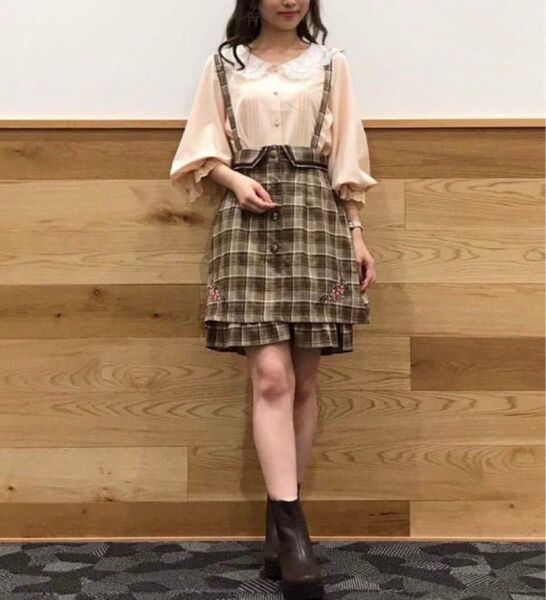 axes femme サス付チェック刺繍ミニスカート 美品 アクシーズファム 花柄 サスペンダー ポエティック Mサイズ フリル