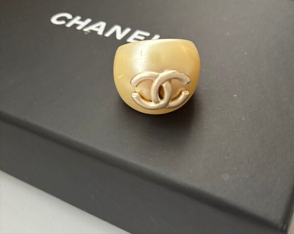 シャネル CHANEL ホワイト リング 指輪 ココマーク