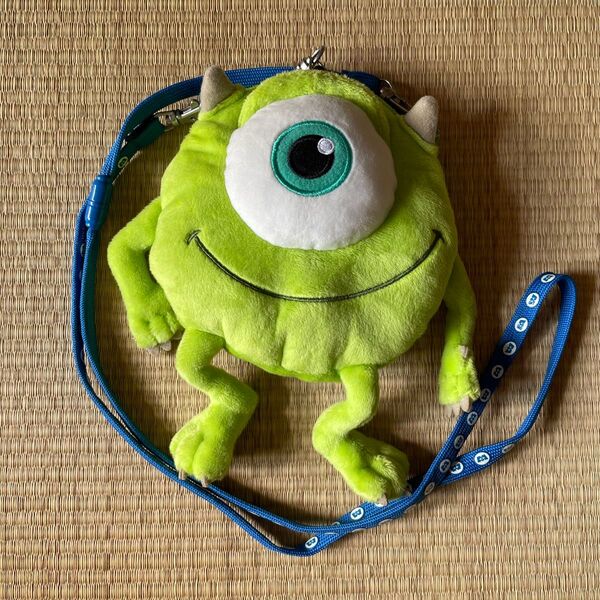 Disney モンスターズインク マイク 定期入れ ぬいぐるみリール付パスケース