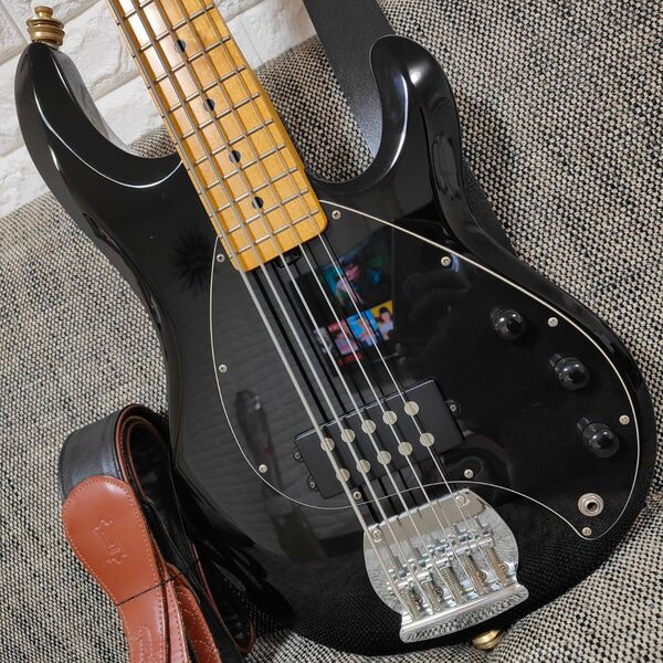 Sterling By Musicman SUB STINGRAY RAY5 5弦ベース スティングレイ