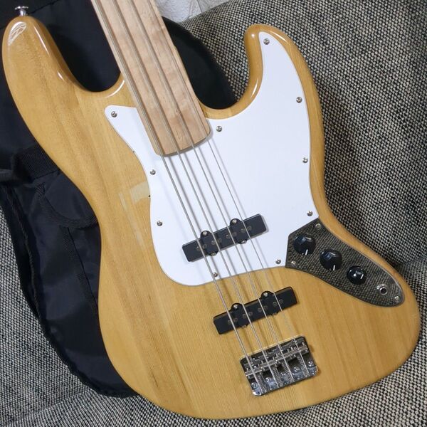 PLAYTECH Fletress JAZZ BASS フレットレス JB-520FL