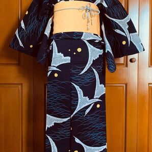 月と夜を駆ける鳥の浴衣と月色の半幅帯と銀色の帯締めのセット タグ付き新品 カネボウプリント 鳥柄 組曲のリバーシブル帯