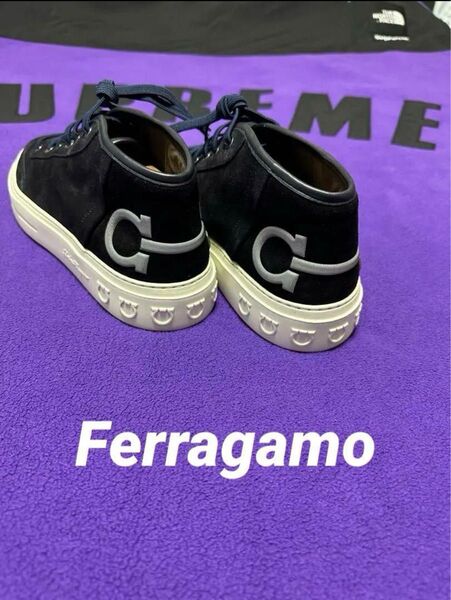 ★極美品★Salvatore Ferragamo フェラガモ スエードスニーカーネイビー