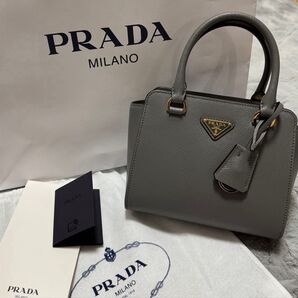 【最終値下げ済み】PRADA プラダ サフィアーノ ショルダーバッグ グレー ハンドバッグ 2way サフィアーノ ハンドバッグ