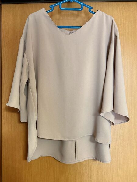 【美品】GU ジーユー バックリボントップス ベージュ Lサイズ