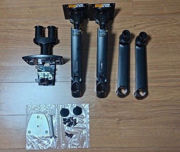 Amazonベーシック デュアルモニターアーム