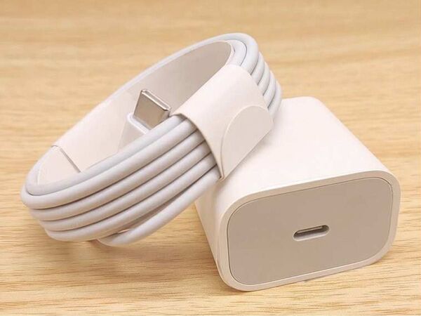 20W PD 急速アダプター+ iPhone TypeC ライトニング 1M