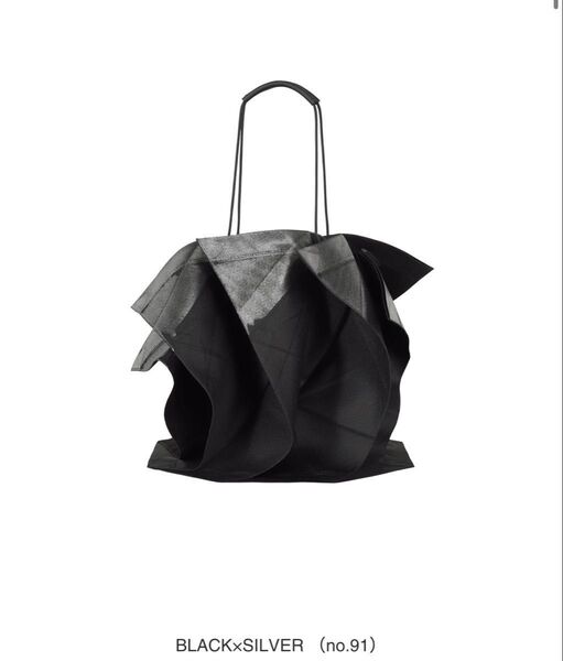 132 5. STANDARD BAG 個性派バッグ ブラック×シルバー ハンドバッグ ISSEY MIYAKE イッセイミヤケ